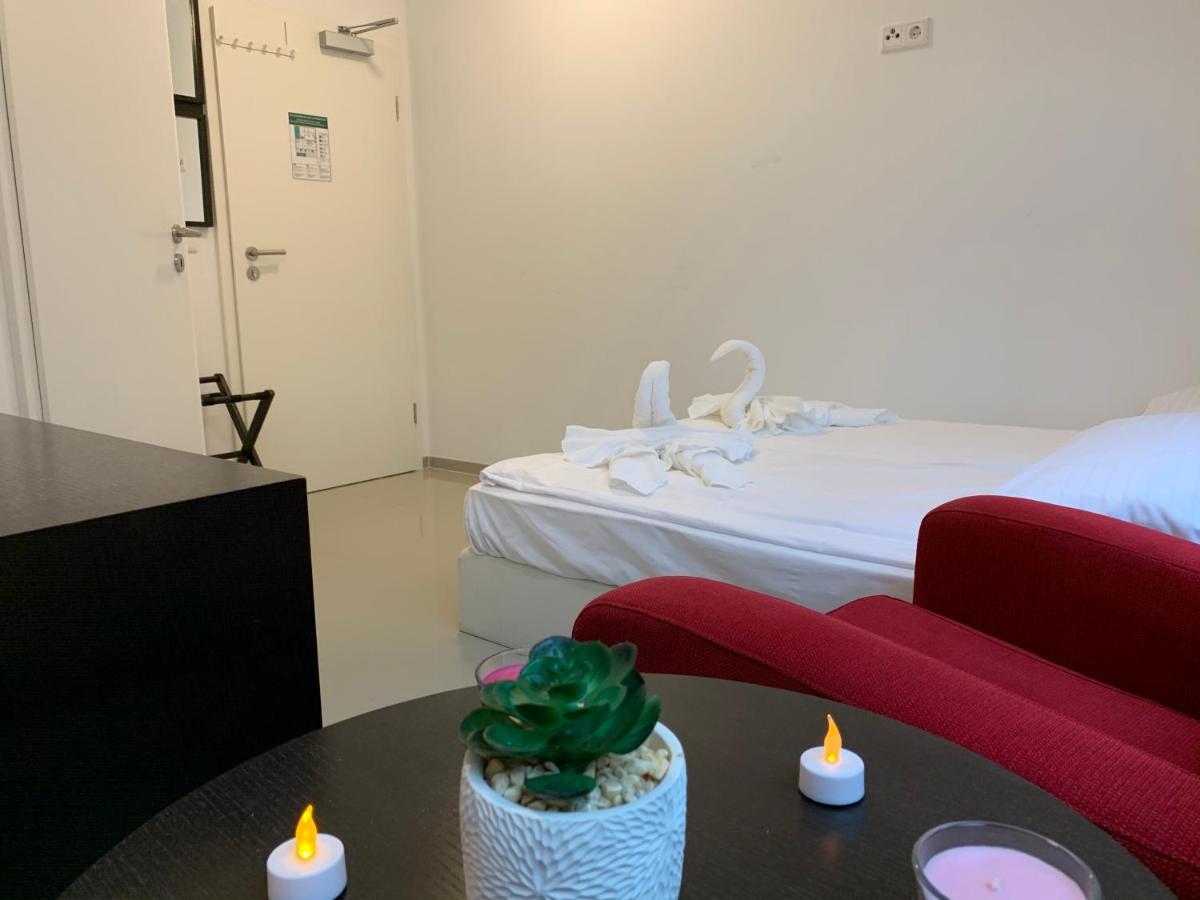 Hotel Lovely Studio West - Neues Momomotel Köln