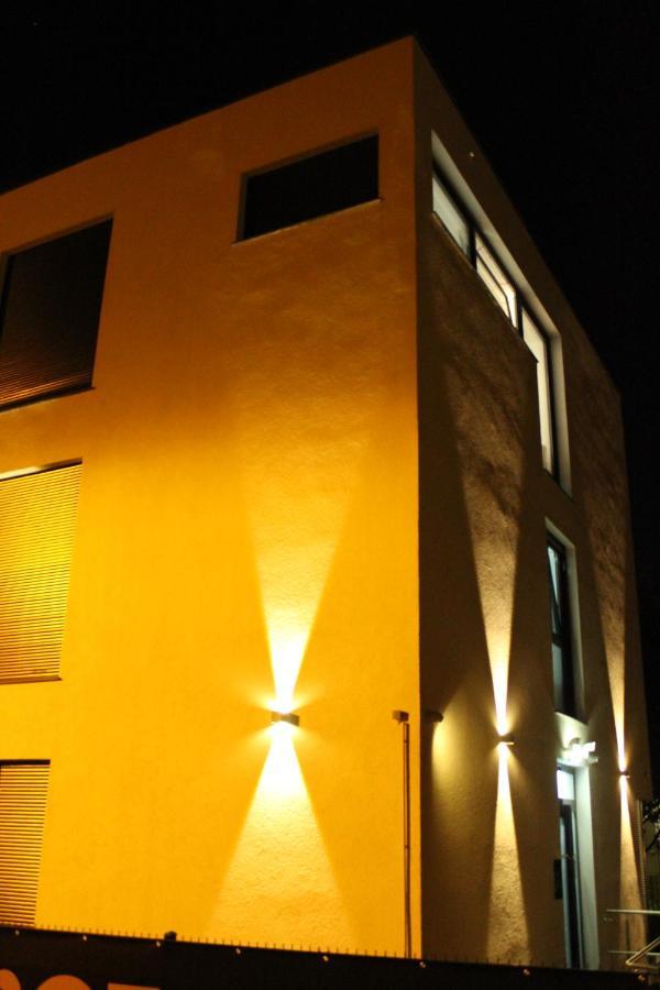 Hotel Lovely Studio West - Neues Momomotel Köln